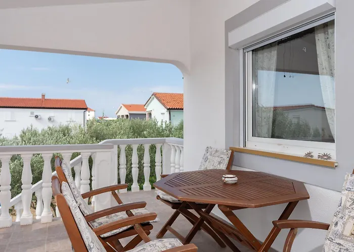 Tihana Apartman Vir