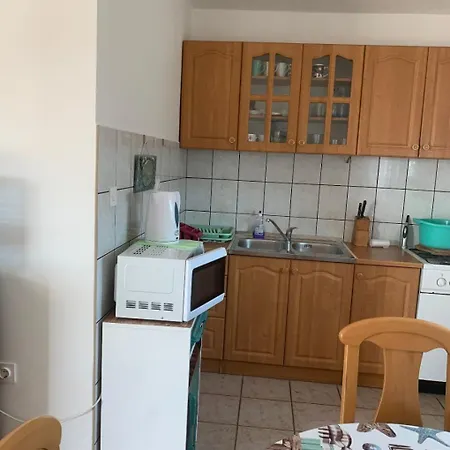 Apartment Tihana - 200 M From Sea Vir
