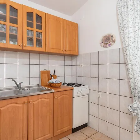 Tihana Apartman *
